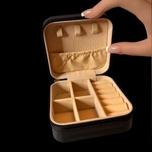 Faux Black Leather Travel Jewelry Organizer Case. NEW
